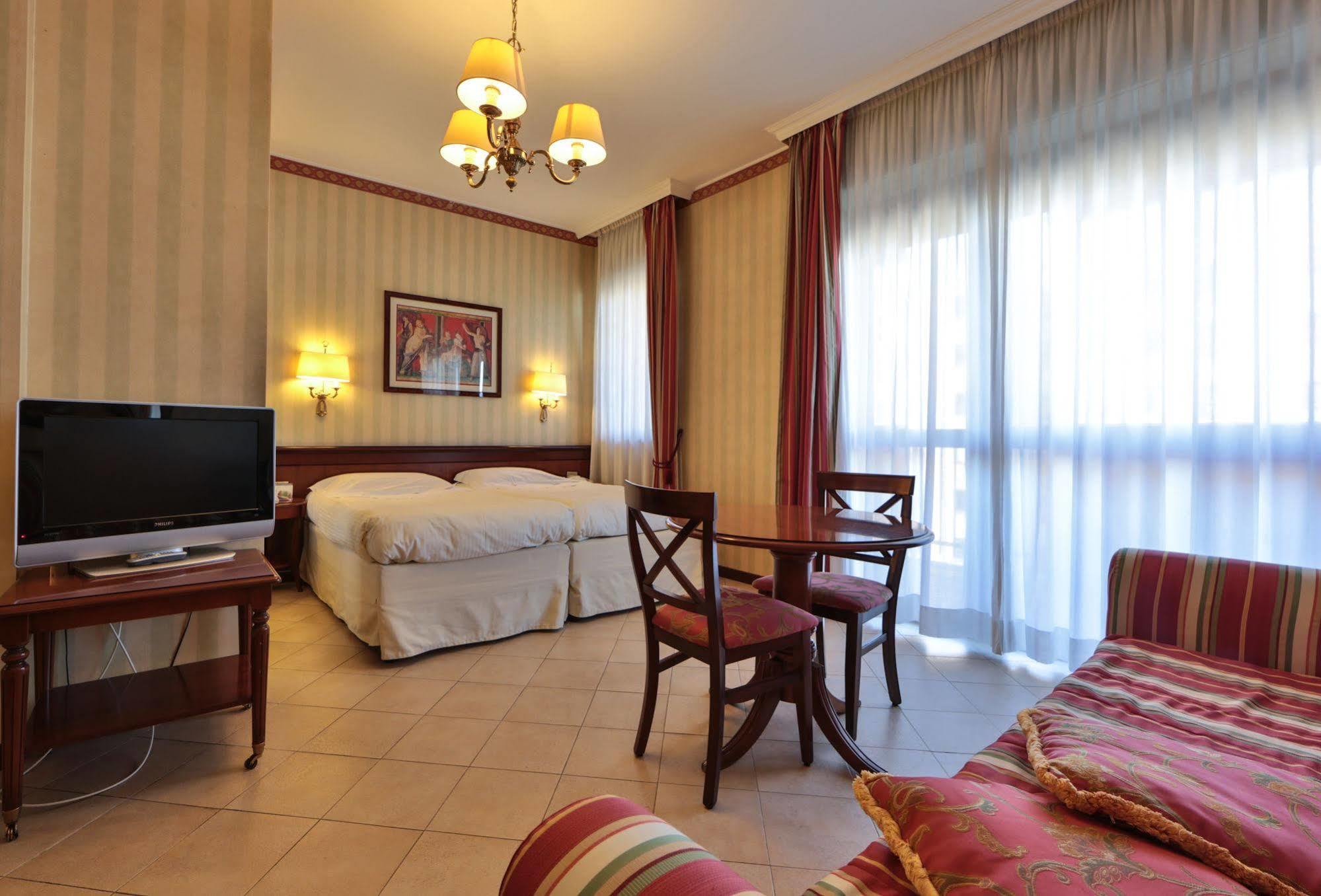 Una Hotels Hotel & Residence Contessa Jolanda Milano Exterior foto